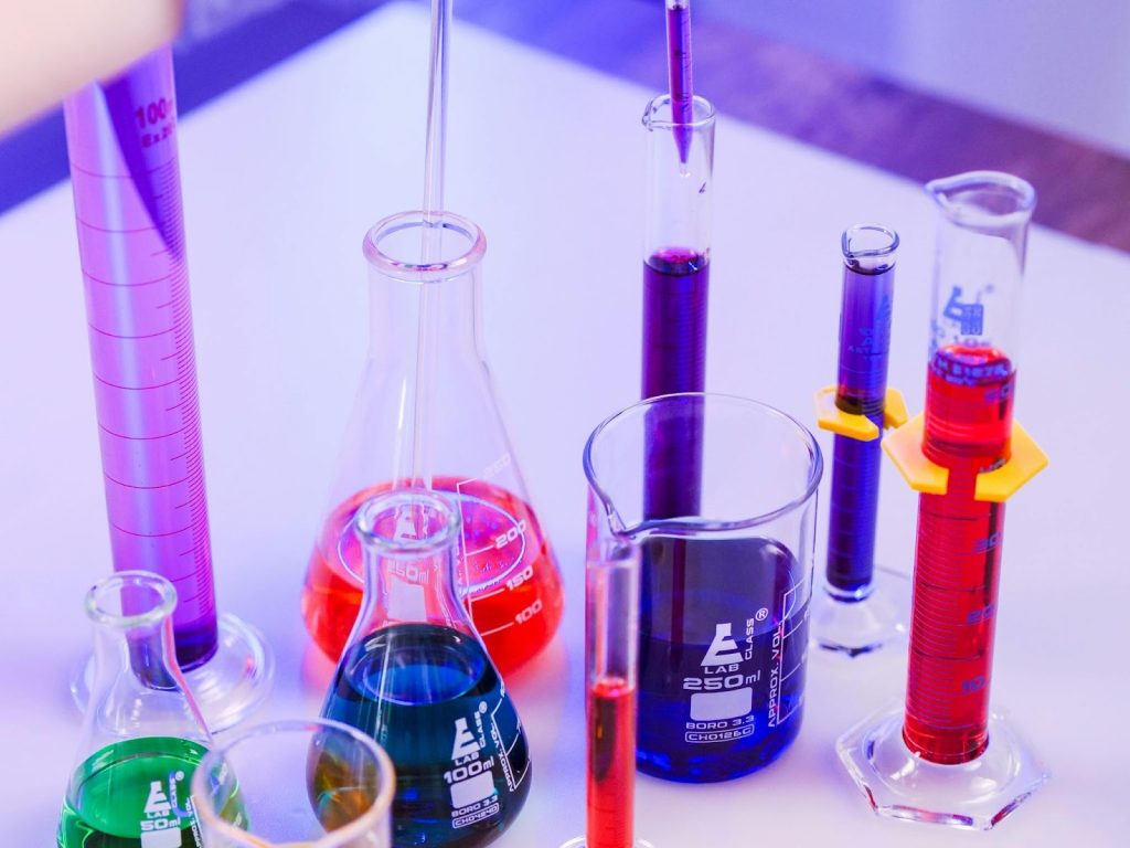 How Assay Miniaturization Is Reducing Costs in Modern Labs - Alvinology