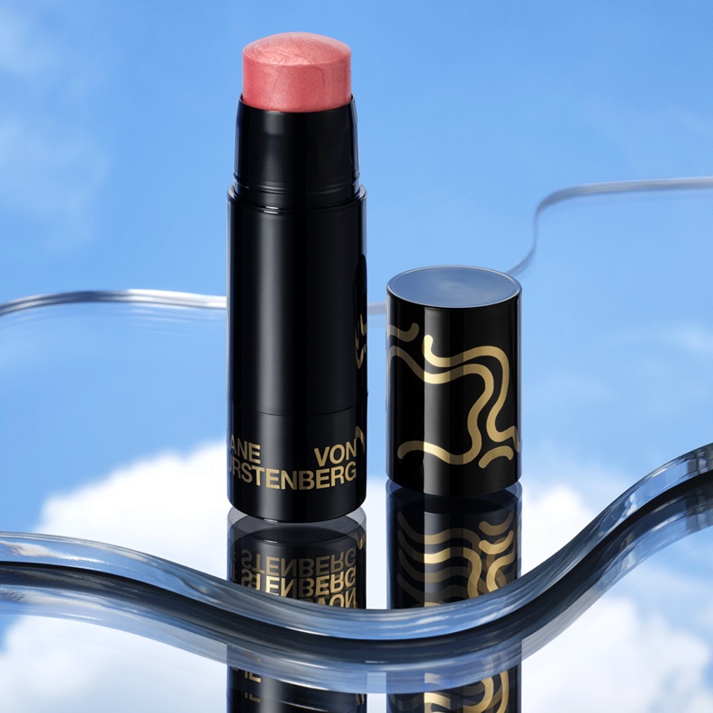 Estée Lauder Teams Up with Diane von Furstenberg to Launch InCharge Collection at Changi Airport Estée Lauder Teams Up with Diane von Furstenberg to Launch InCharge Collection at Changi Airport - Alvinology