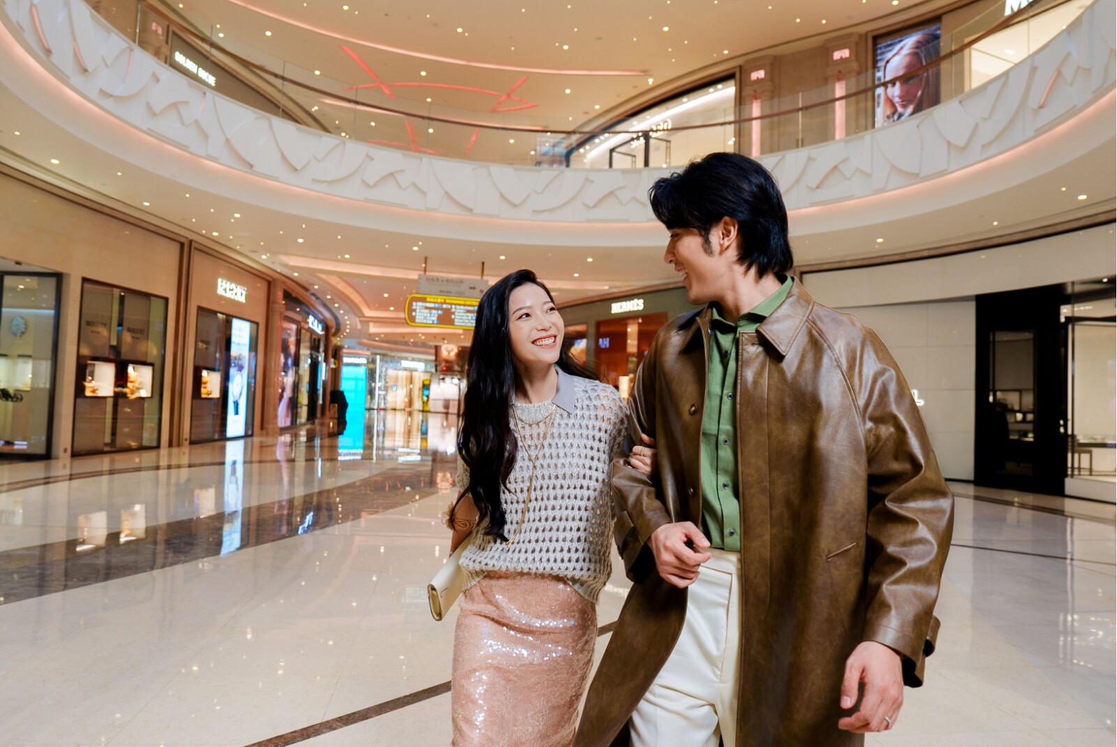 Galaxy Macau and HSBC Hong Kong Co-present an Exclusive Constellation of Stellar Rewards Galaxy Promenade brings together more than 200 prestigious luxury brands, regularly unveiling exclusive previews and limited‑time launches.