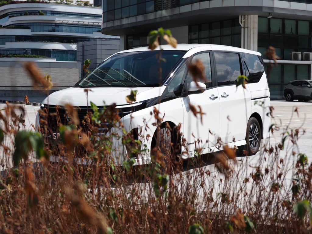[Car Review] Nissan Serena Smart 8: She blends to your every needs - Alvinology