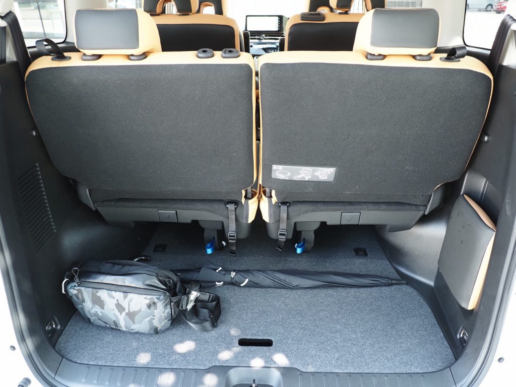 [Car Review] Nissan Serena Smart 8: She blends to your every needs - Alvinology