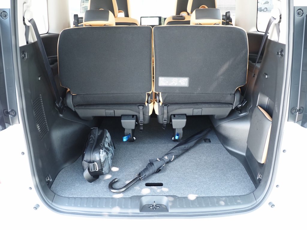 [Car Review] Nissan Serena Smart 8: She blends to your every needs - Alvinology