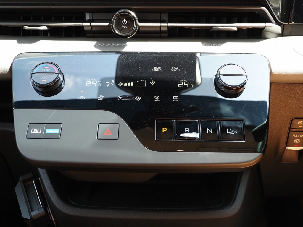 [Car Review] Nissan Serena Smart 8: She blends to your every needs - Alvinology