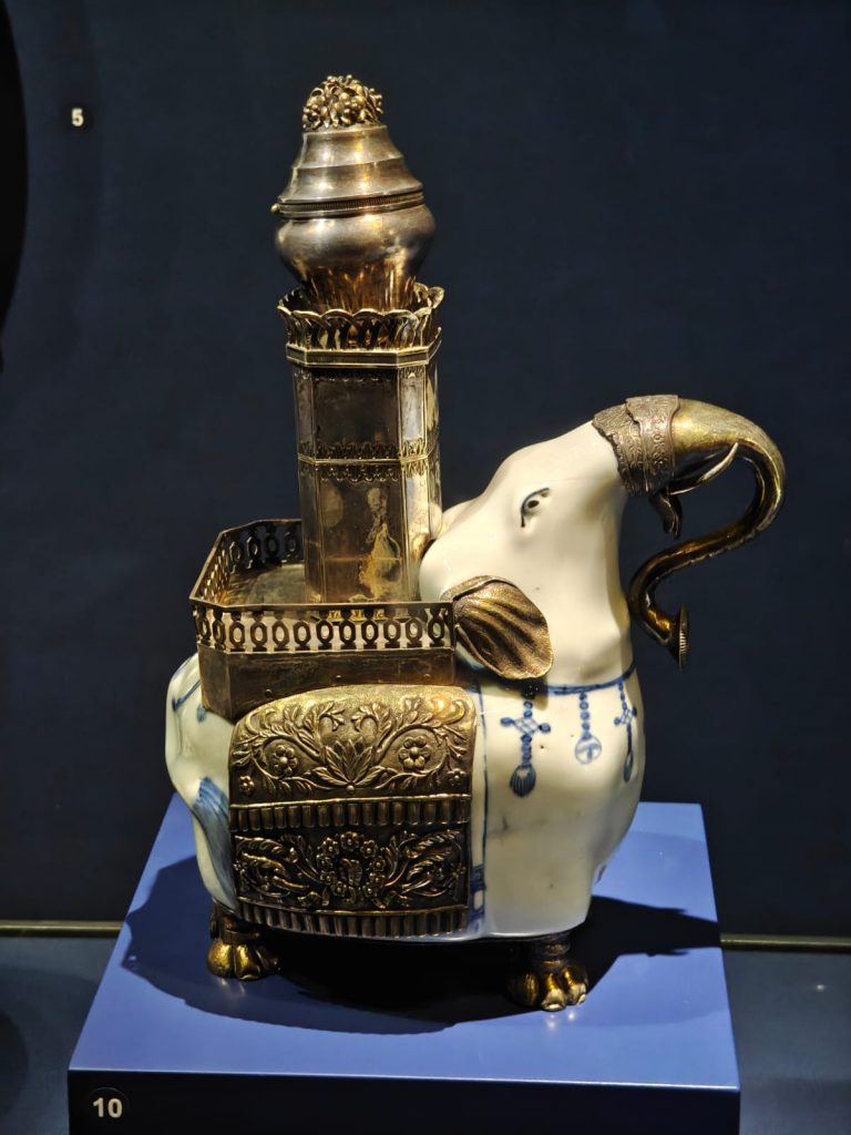 UNIQLO Singapore Launches First-Ever Museum Pop-Up at Asian Civilisations Museum, Celebrating Art for All UNIQLO Singapore Launches First-Ever Museum Pop-Up at Asian Civilisations Museum, Celebrating Art for All - Alvinology