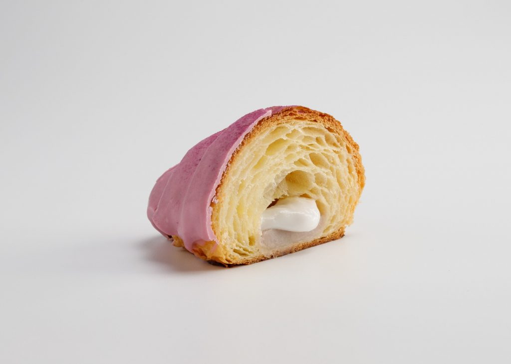 BreadTalk Launches Lilac Themed Yam and Bluebery Bread and Pastries for Mother's Day - Alvinology