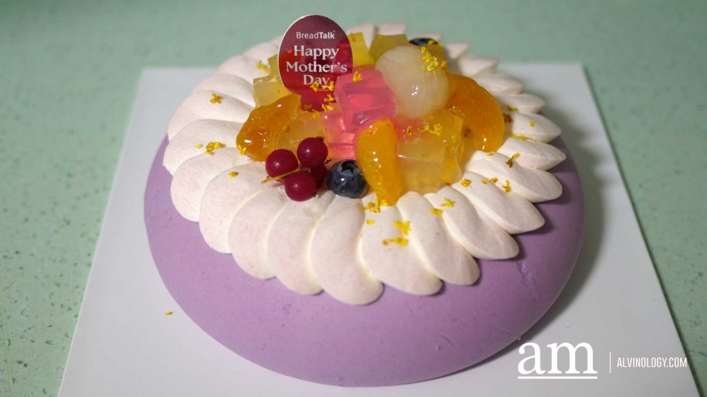 BreadTalk Launches Lilac Themed Yam and Bluebery Bread and Pastries for Mother's Day - Alvinology