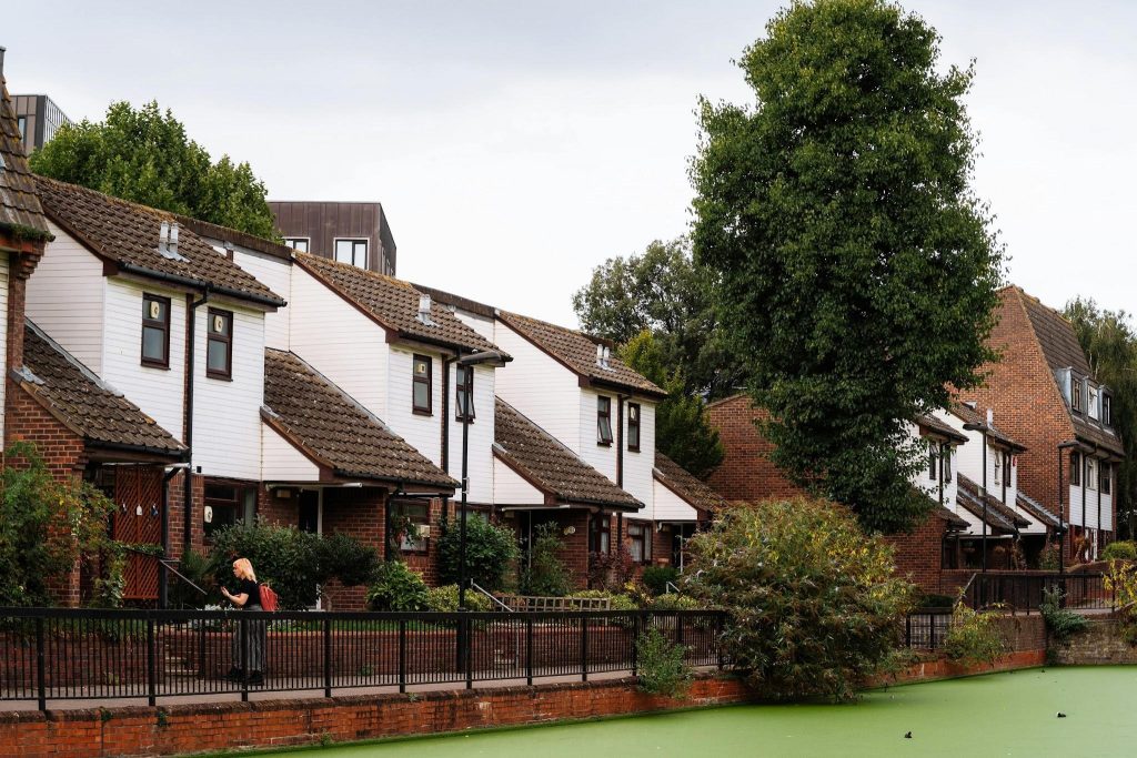 The Modern Professional’s Strategy for Stress-Free Property Acquisition  - Alvinology