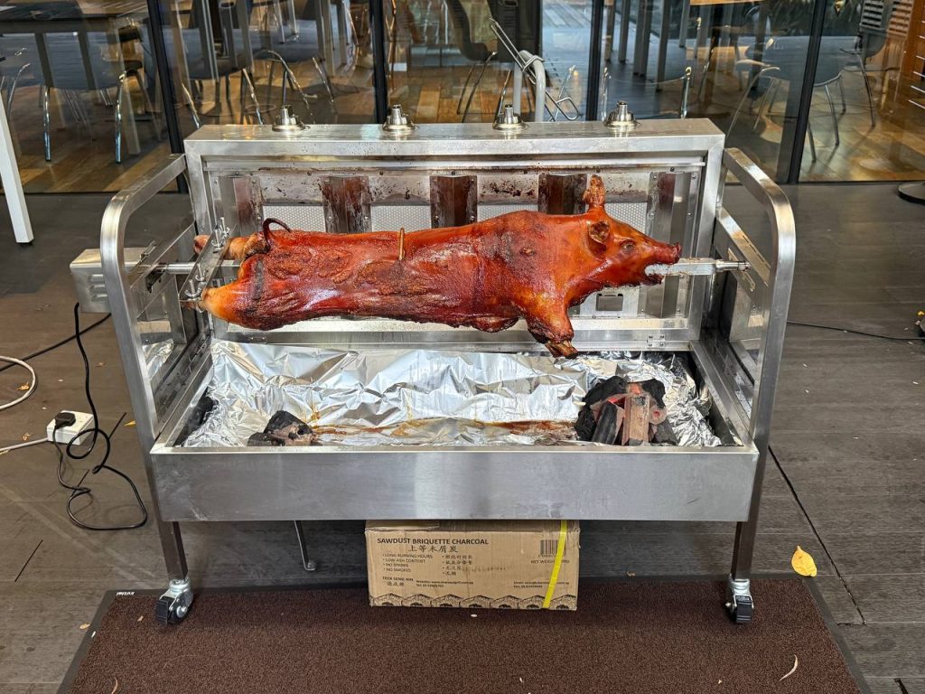[Review] A Pet-Friendly Mother’s Day Dinner Spot With Roast Lechon and More - Alvinology