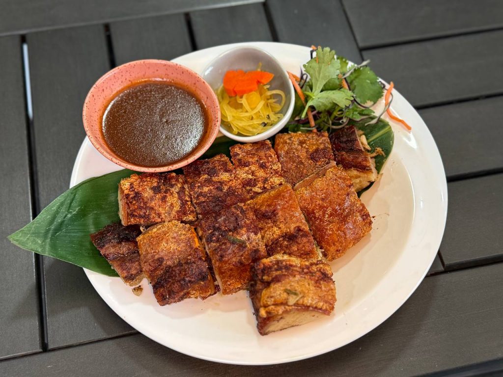 [Review] A Pet-Friendly Mother’s Day Dinner Spot With Roast Lechon and More - Alvinology