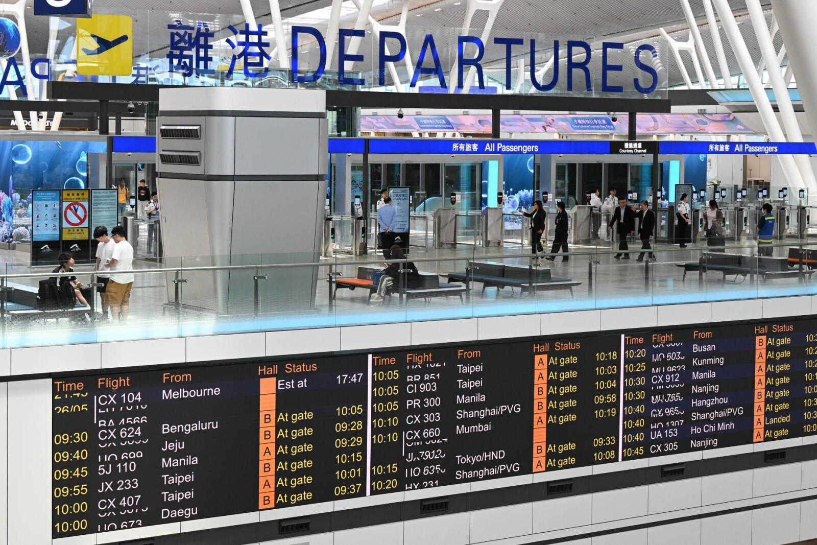 Smooth take-off for new Terminal 2 at Hong Kong International Airport The Terminal 2 at Hong Kong International Airport commenced operations on 27 May, boosting the city's position as global aviation hub.