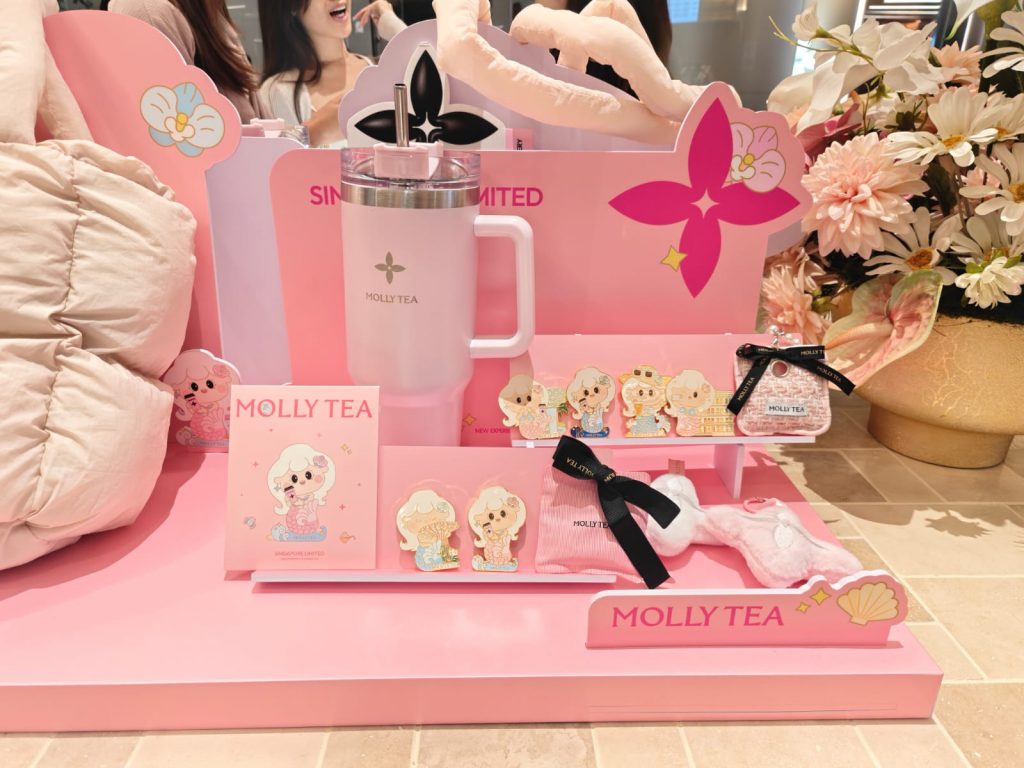 Molly Tea Opens Its Largest CBD Store Globally at Singapore Land Tower with an All Pink Pop Up and Yacht Cruise Giveaways Molly Tea Opens Its Largest CBD Store Globally at Singapore Land Tower with an All Pink Pop Up and Yacht Cruise Giveaways - Alvinology