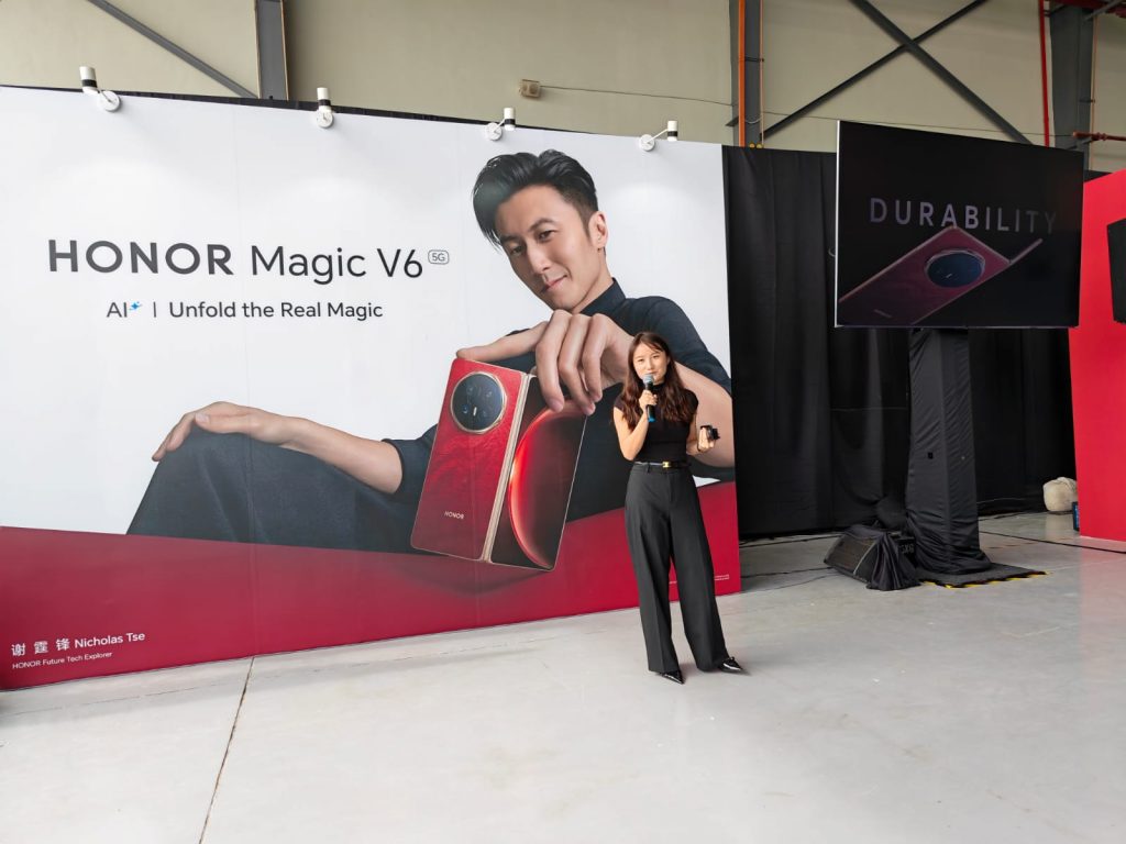 HONOR Magic V6 Pulls Plane and Ferrari in Malaysia, Sets New ASIA Record Ahead of Singapore Launch HONOR Magic V6 Pulls Plane and Ferrari in Malaysia, Sets New ASIA Record Ahead of Singapore Launch - Alvinology