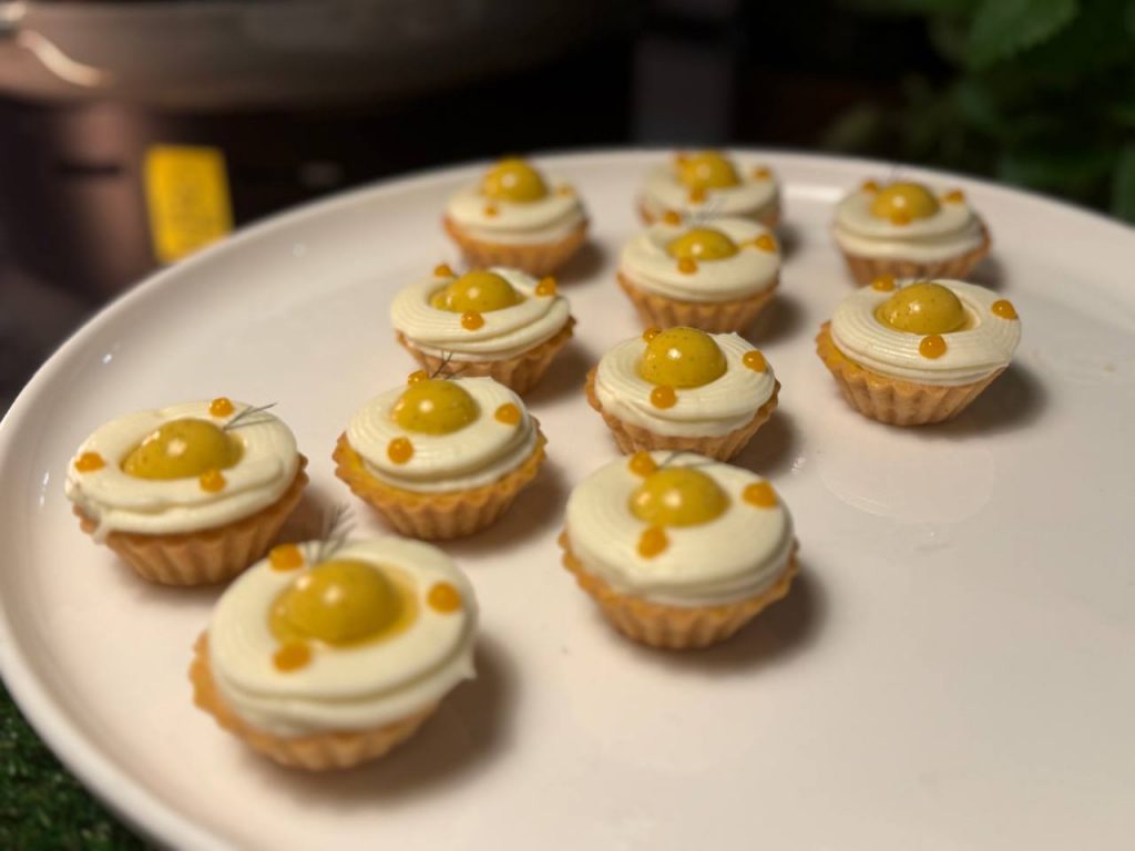 This June Only: CLOVE’s Newest Collaboration with Celebrity Chef Eric Teo Brings Kelong-Inspired Feasting to the City This June Only: CLOVE’s Newest Collaboration with Celebrity Chef Eric Teo Brings Kelong-Inspired Feasting to the City - Alvinology