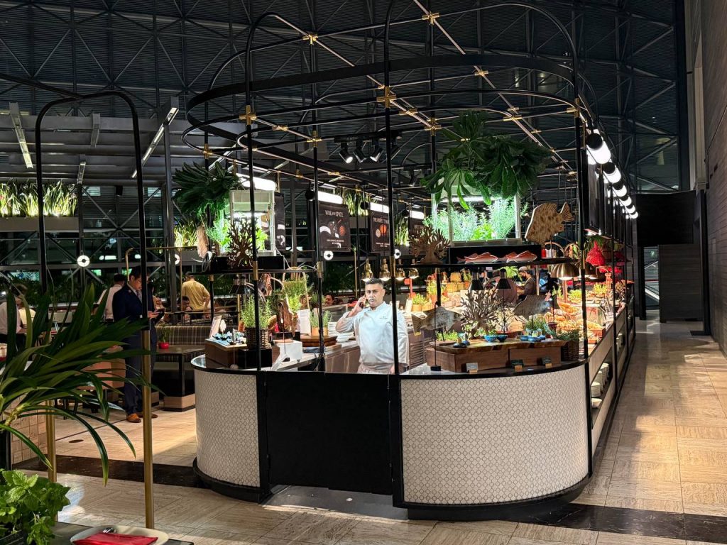 This June Only: CLOVE’s Newest Collaboration with Celebrity Chef Eric Teo Brings Kelong-Inspired Feasting to the City This June Only: CLOVE’s Newest Collaboration with Celebrity Chef Eric Teo Brings Kelong-Inspired Feasting to the City - Alvinology