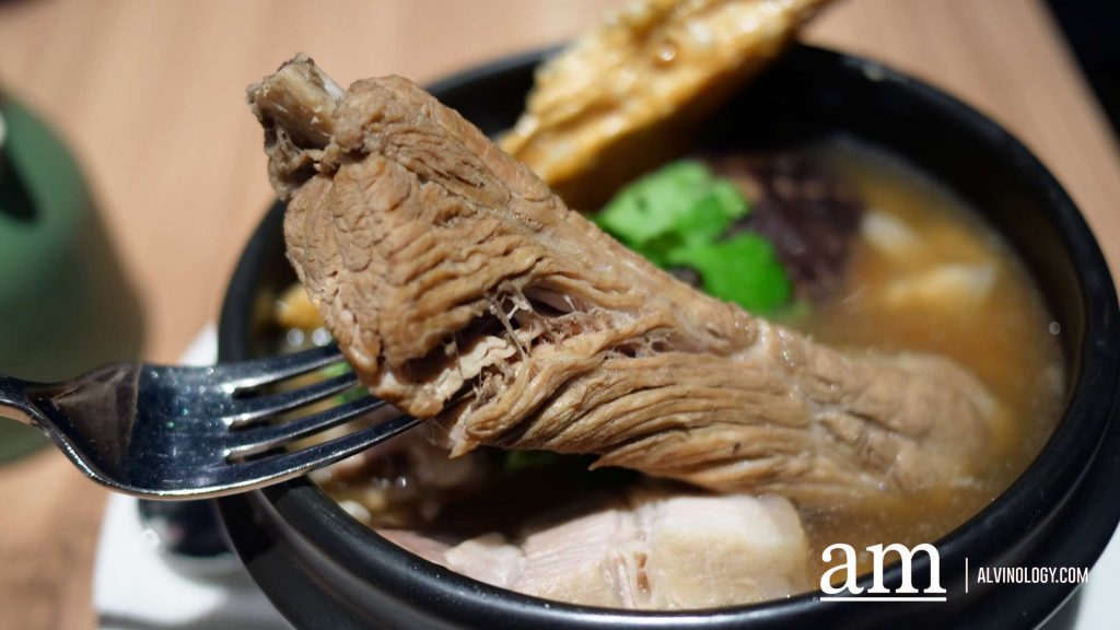 [Review] From Bak Kut Teh Pao Fan to Liquorice-Smoked Wagyu Beef Brisket: Discovering Sky22's Unique East Meets West Cuisine - Alvinology