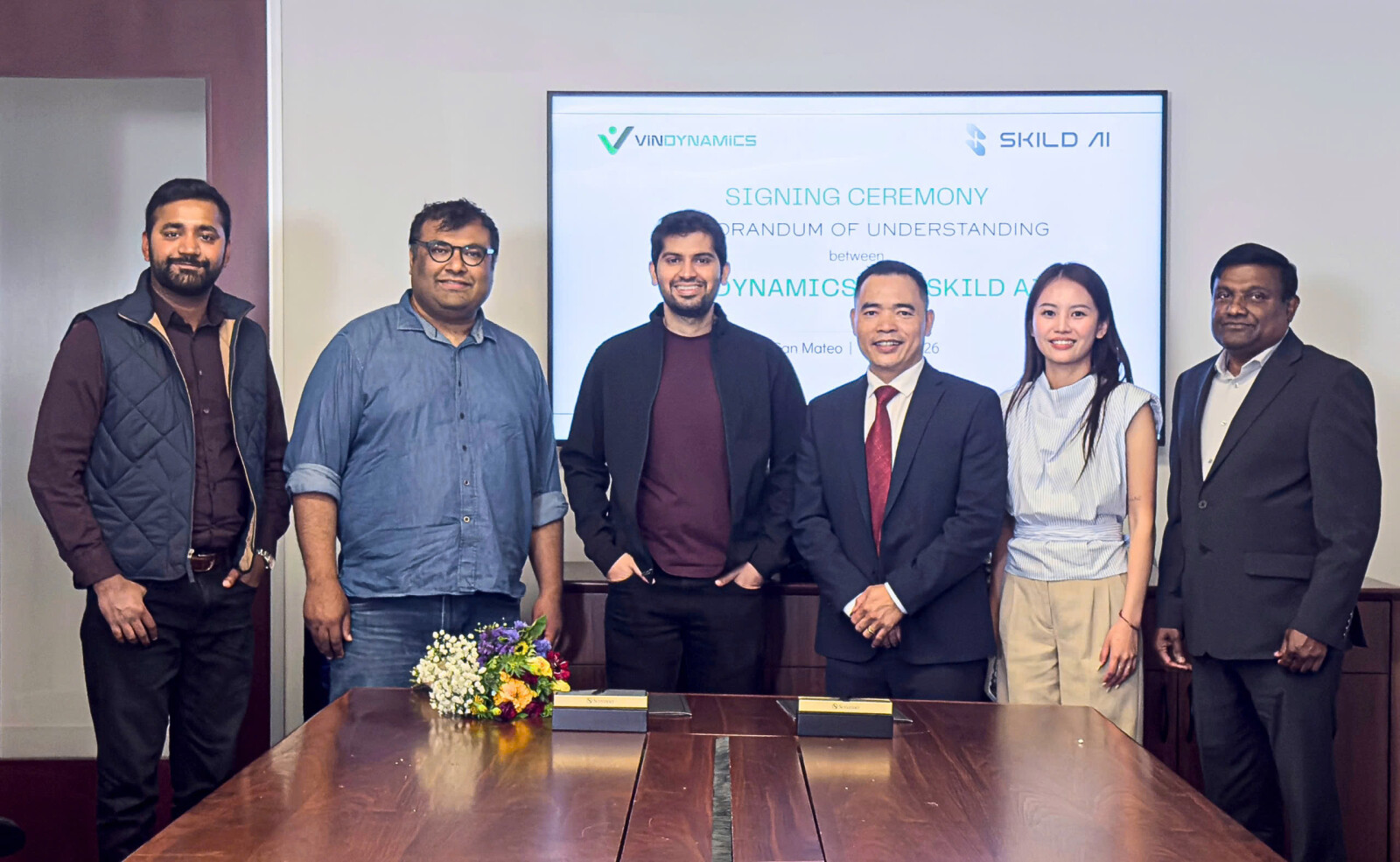 VinDynamics and Skild AI form strategic partnership to advance humanoid ROBOTICS Representatives of VinDynamics and Skild AI at the signing ceremony of a Memorandum of Understanding (MoU) in San Mateo, California, USA.