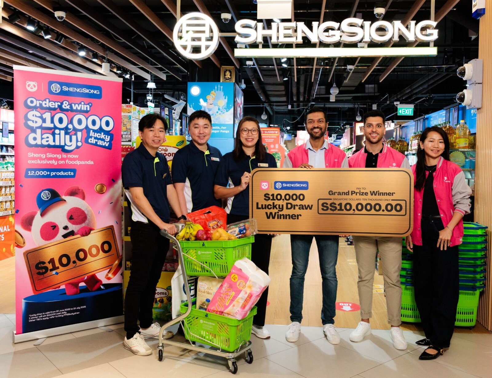 foodpanda launches Sheng Siong partnership with S$280,000 in total giveaways (From left) Peter Tan, Senior System Architect, Sheng Siong Group; Lin Zi Kai, Director of Customer and Operations, Sheng Siong Group; Lin Ruiwen, Executive Director, Sheng Siong Group; Bhavani Mishra, Managing Director, foodpanda Singapore; Ricky Davda, Head of Marketplace, foodpanda Singapore; and Yingchun Li, Head of Marketing & Growth, foodpanda Singapore, at the launch of foodpanda's partnership with Sheng Siong