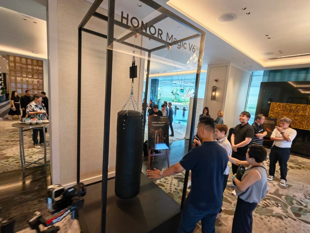 HONOR Magic V6 Arrives in Singapore with Record Breaking Durability and Seamless Apple Integration HONOR Magic V6 Arrives in Singapore with Record Breaking Durability and Seamless Apple Integration - Alvinology