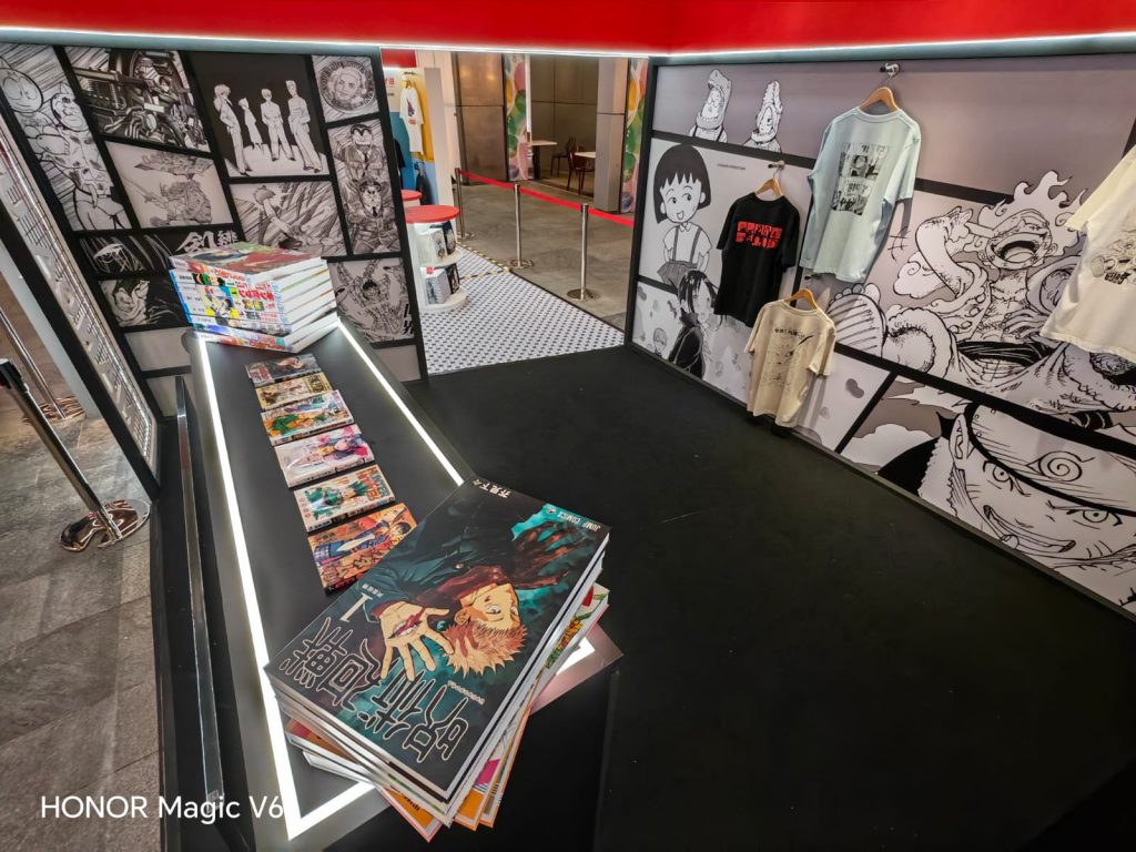 UNIQLO Brings Art, Anime and Pop Culture Together at UT Graphic-T Universe Pop-Up in Orchard Central UNIQLO Brings Art, Anime and Pop Culture Together at UT Graphic-T Universe Pop-Up in Orchard Central - Alvinology