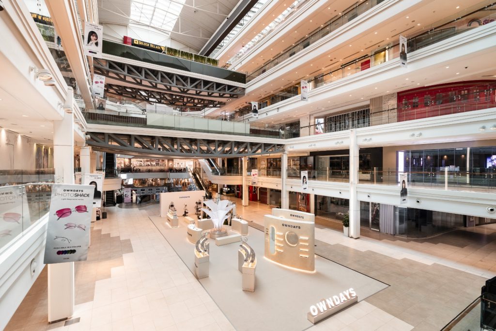 K-Pop Star MINNIE Lights Up Plaza Singapura for the Launch of the OWNDAYS PhotoShade Collection and Pop Up, Running from 11 to 14 June K-Pop Star MINNIE Lights Up Plaza Singapura for the Launch of the OWNDAYS PhotoShade Collection and Pop Up, Running from 11 to 14 June - Alvinology