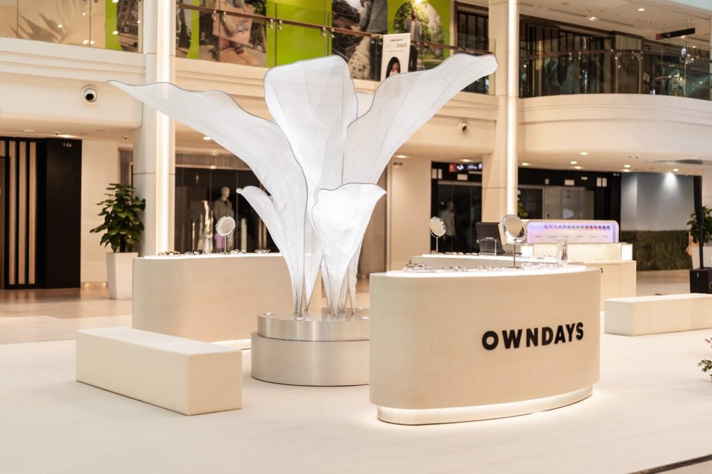 K-Pop Star MINNIE Lights Up Plaza Singapura for the Launch of the OWNDAYS PhotoShade Collection and Pop Up, Running from 11 to 14 June K-Pop Star MINNIE Lights Up Plaza Singapura for the Launch of the OWNDAYS PhotoShade Collection and Pop Up, Running from 11 to 14 June - Alvinology