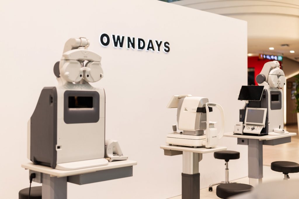 K-Pop Star MINNIE Lights Up Plaza Singapura for the Launch of the OWNDAYS PhotoShade Collection and Pop Up, Running from 11 to 14 June K-Pop Star MINNIE Lights Up Plaza Singapura for the Launch of the OWNDAYS PhotoShade Collection and Pop Up, Running from 11 to 14 June - Alvinology