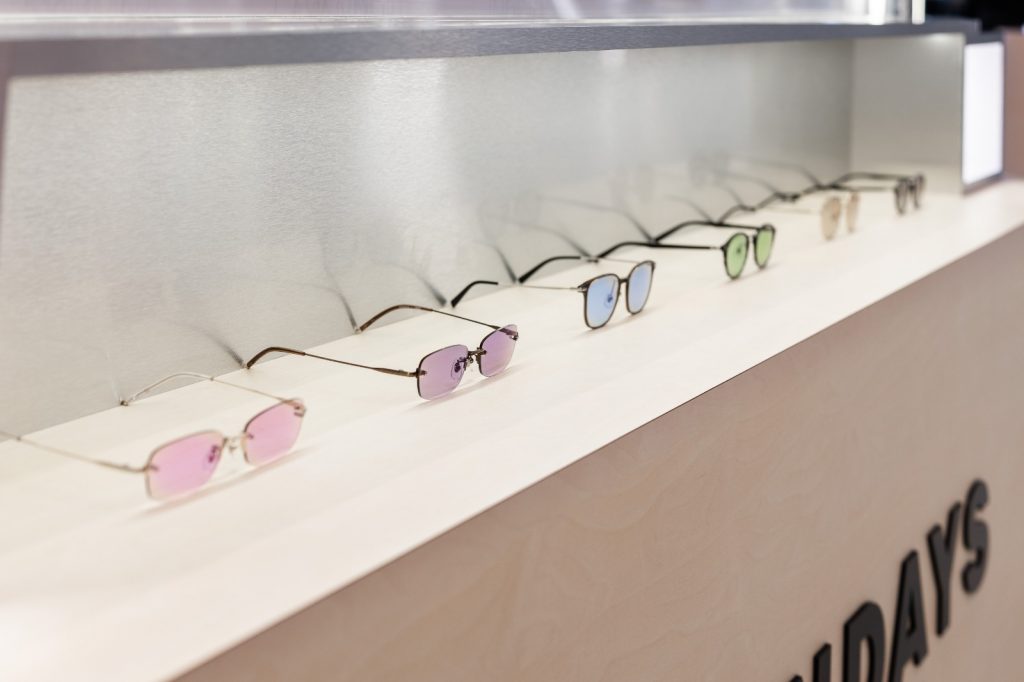 K-Pop Star MINNIE Lights Up Plaza Singapura for the Launch of the OWNDAYS PhotoShade Collection and Pop Up, Running from 11 to 14 June K-Pop Star MINNIE Lights Up Plaza Singapura for the Launch of the OWNDAYS PhotoShade Collection and Pop Up, Running from 11 to 14 June - Alvinology