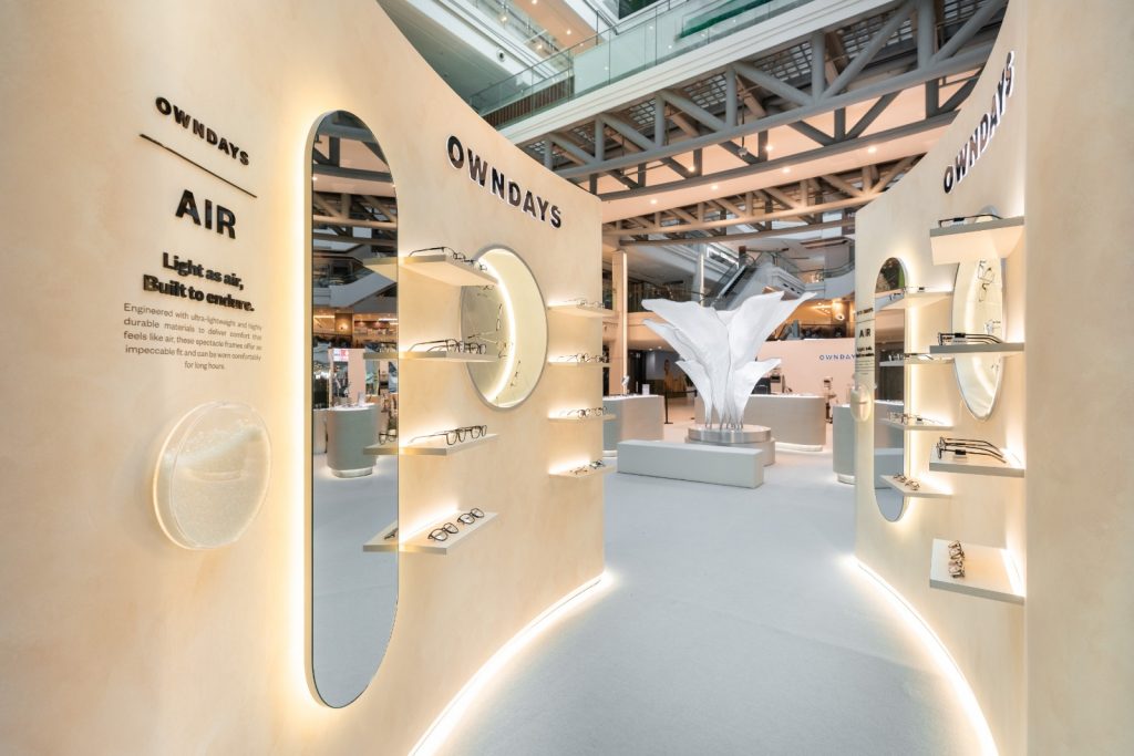 K-Pop Star MINNIE Lights Up Plaza Singapura for the Launch of the OWNDAYS PhotoShade Collection and Pop Up, Running from 11 to 14 June K-Pop Star MINNIE Lights Up Plaza Singapura for the Launch of the OWNDAYS PhotoShade Collection and Pop Up, Running from 11 to 14 June - Alvinology