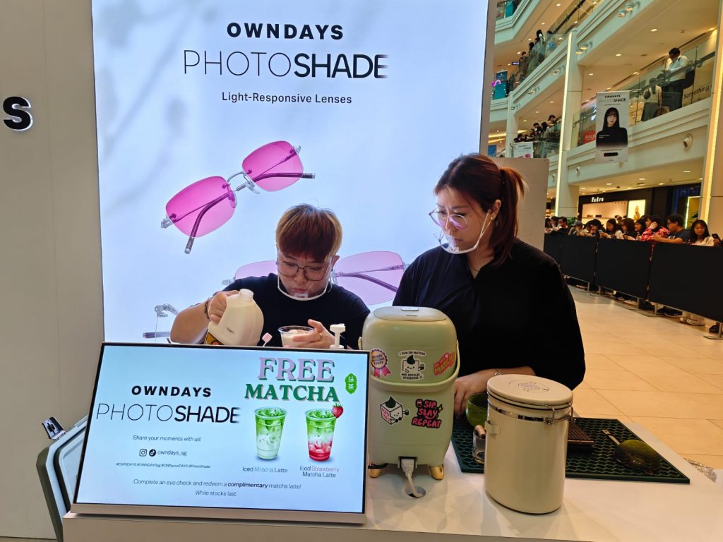 K-Pop Star MINNIE Lights Up Plaza Singapura for the Launch of the OWNDAYS PhotoShade Collection and Pop Up, Running from 11 to 14 June K-Pop Star MINNIE Lights Up Plaza Singapura for the Launch of the OWNDAYS PhotoShade Collection and Pop Up, Running from 11 to 14 June - Alvinology
