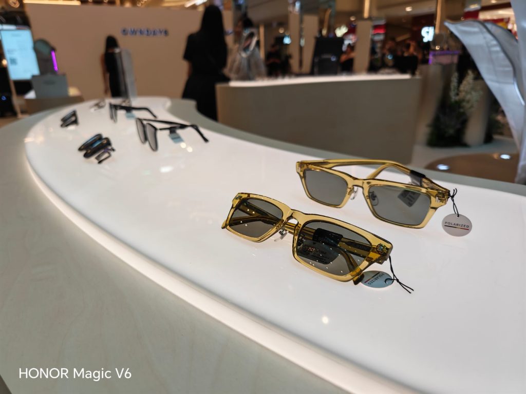 K-Pop Star MINNIE Lights Up Plaza Singapura for the Launch of the OWNDAYS PhotoShade Collection and Pop Up, Running from 11 to 14 June K-Pop Star MINNIE Lights Up Plaza Singapura for the Launch of the OWNDAYS PhotoShade Collection and Pop Up, Running from 11 to 14 June - Alvinology