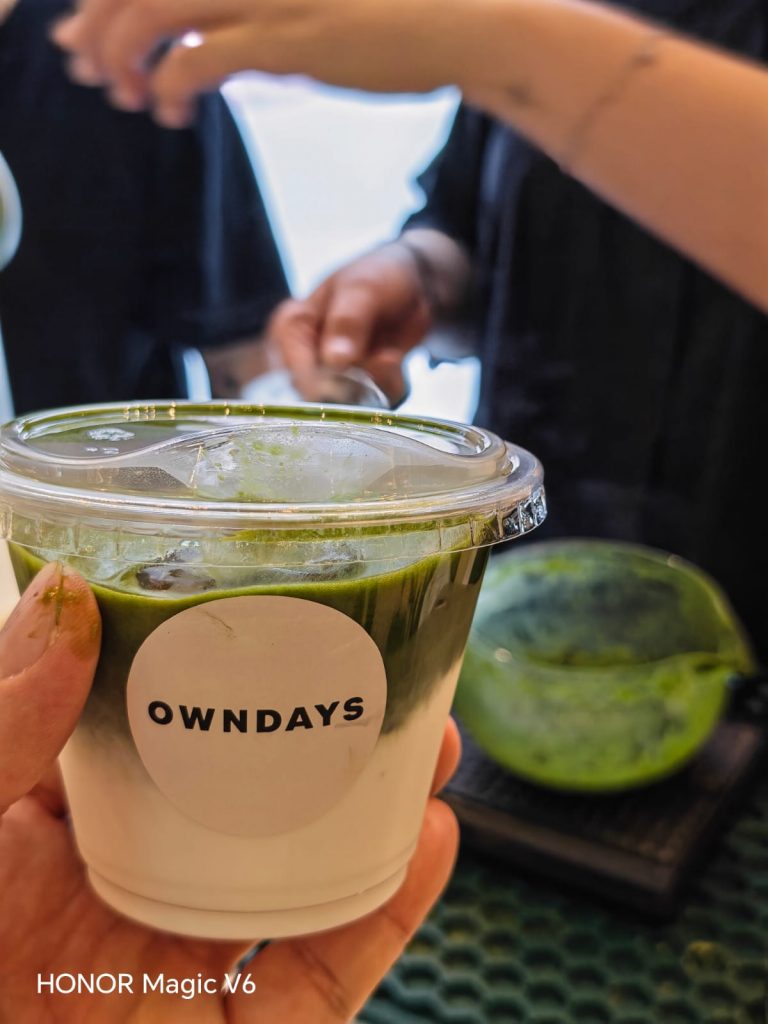 K-Pop Star MINNIE Lights Up Plaza Singapura for the Launch of the OWNDAYS PhotoShade Collection and Pop Up, Running from 11 to 14 June K-Pop Star MINNIE Lights Up Plaza Singapura for the Launch of the OWNDAYS PhotoShade Collection and Pop Up, Running from 11 to 14 June - Alvinology