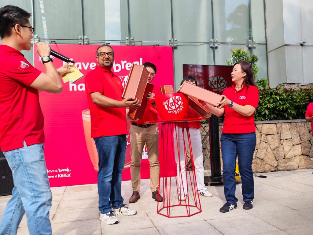 NEW KITKAT Chocolate Drink Hits 220 Singapore Outlets Including Burger King and Kopitiam - Alvinology