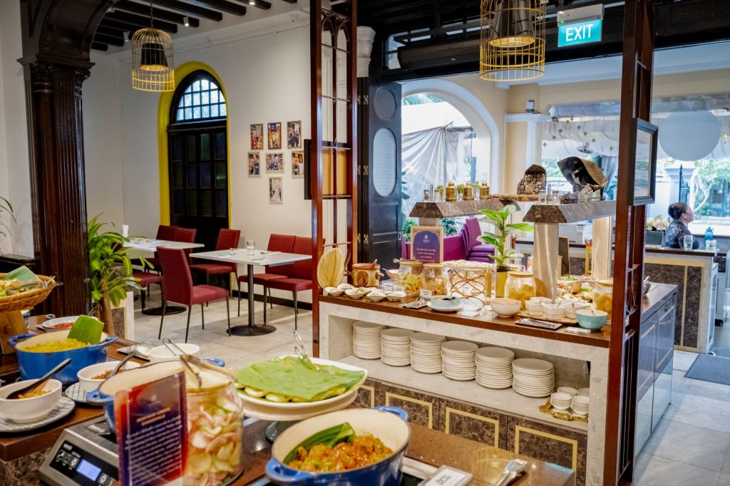 [Review] Permata Penang Flavours of the Orient Buffet: Unbeatable 1 for 1 Deal at Singapore Historic Yellow Mansion - Alvinology