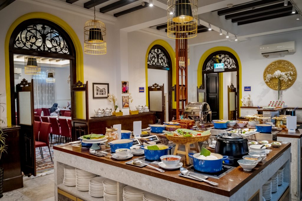[Review] Permata Penang Flavours of the Orient Buffet: Unbeatable 1 for 1 Deal at Singapore Historic Yellow Mansion - Alvinology