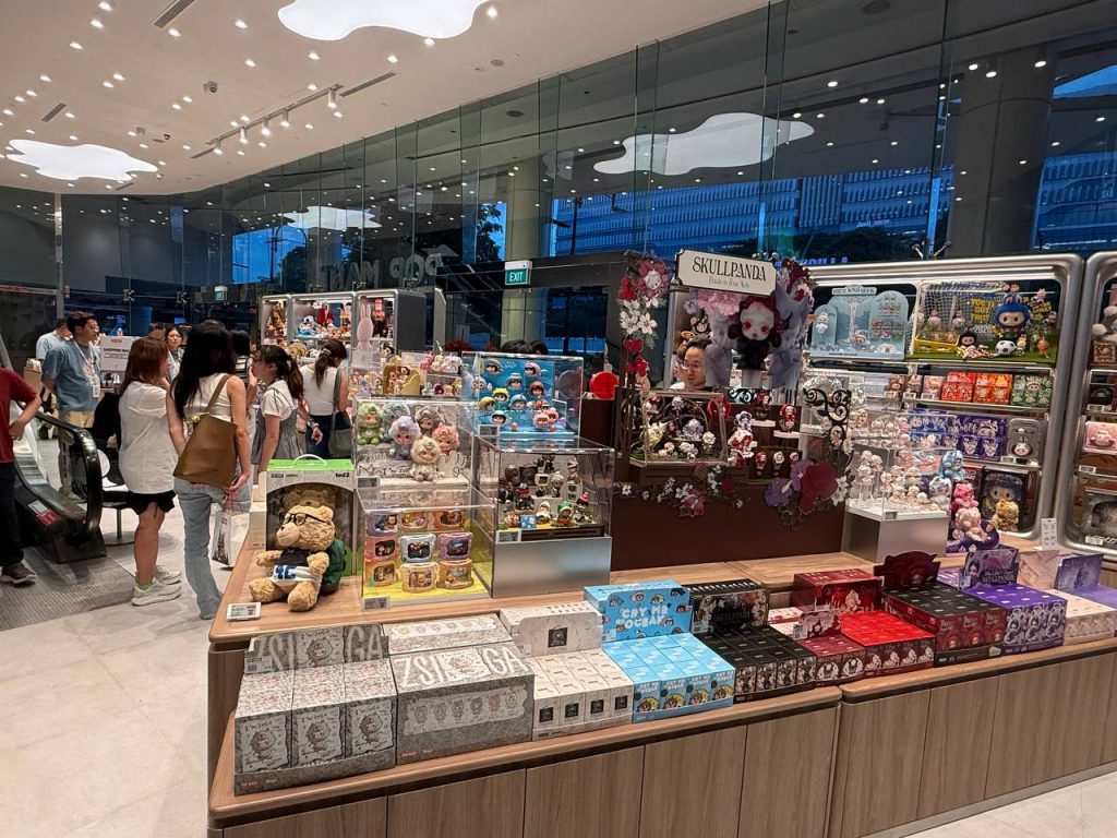 POP MART Reopens Today at Plaza Singapura with New Releases, Singapore Exclusives and Member Gifts POP MART Reopens Today at Plaza Singapura with New Releases, Singapore Exclusives and Member Gifts - Alvinology