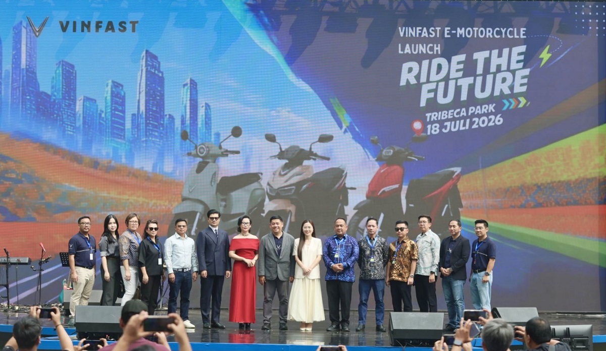 VinFast inaugurates 20 e-motorcycle dealerships in Indonesia, expanding its green mobility ecosystem nationwide VinFast representatives and distinguished guests at the VinFast Electric Motorcycle Experience Day, marking the start of the grand opening series for VinFast's 20 electric motorcycle dealerships in Indonesia.