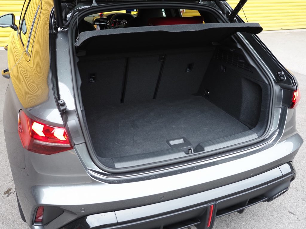 [Car Review] Audi RS3 Sportback Facelift: The Most Important Thing Is Not What’s New - Alvinology