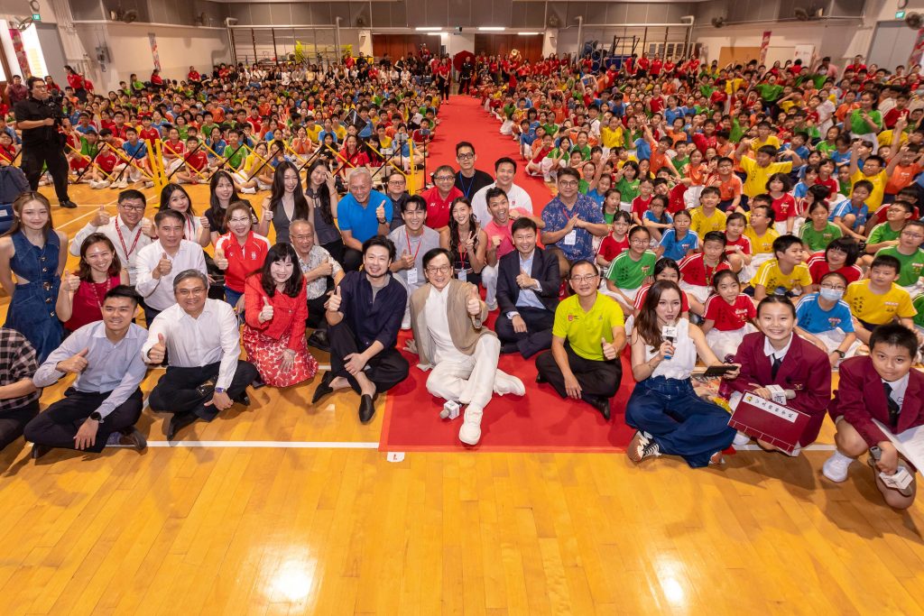 Jackie Chan Inspires Young Wushu Athletes at Surprise Visit to Pei Chun Public School - Alvinology