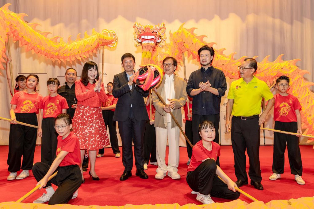 Jackie Chan Inspires Young Wushu Athletes at Surprise Visit to Pei Chun Public School - Alvinology