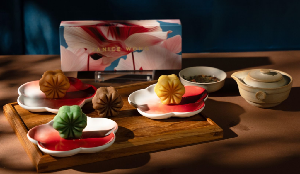 These Hand-Painted Chocolate Mooncakes from Janice Wong's New Collection Might Be the Prettiest You'll See This Mid-Autumn These Hand-Painted Chocolate Mooncakes from Janice Wong's New Collection Might Be the Prettiest You'll See This Mid-Autumn - Alvinology