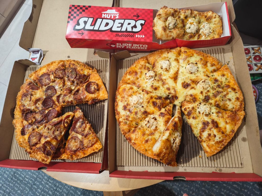 Pizza Hut Singapore Brings Back Cheesy 7 Pizza With Five Flavours and Limited Time Deals Pizza Hut Singapore Brings Back Cheesy 7 Pizza With Five Flavours and Limited Time Deals - Alvinology