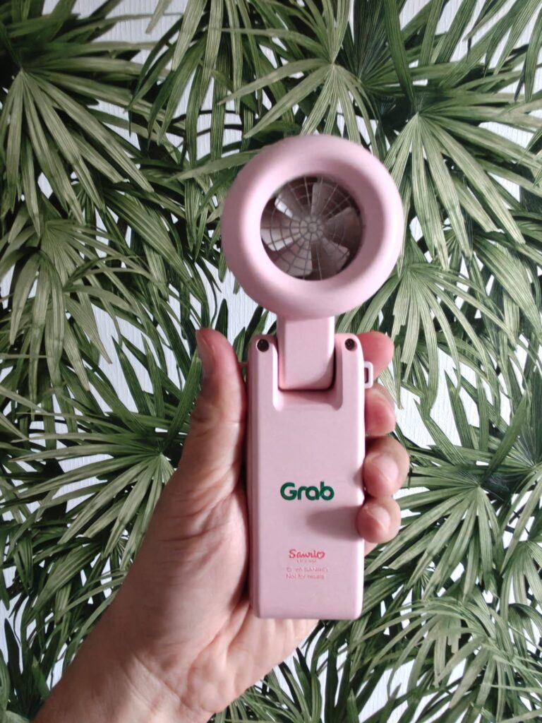 [Promo Alert] Beat the Heat with Grab Limited Edition Sanrio Handheld Fans - Alvinology