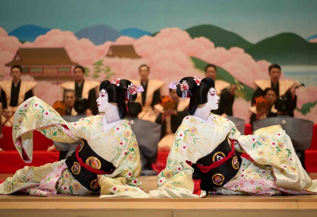 [Review] From Yakuza Orphan To National Treasure: Enter the World of Kabuki with Japan's Highest Grossing Live Action Film, Kokuho - Alvinology