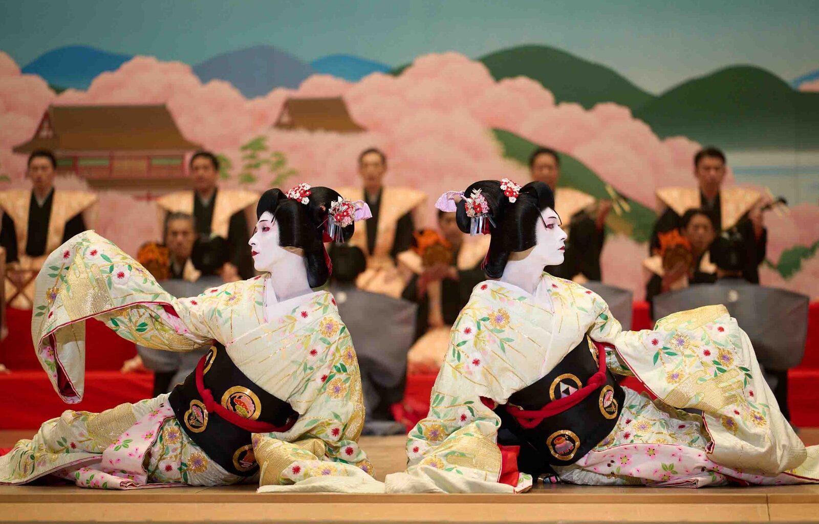 [Review] From Yakuza Orphan To National Treasure: Enter the World of Kabuki with Japan's Highest Grossing Live Action Film, Kokuho - Alvinology