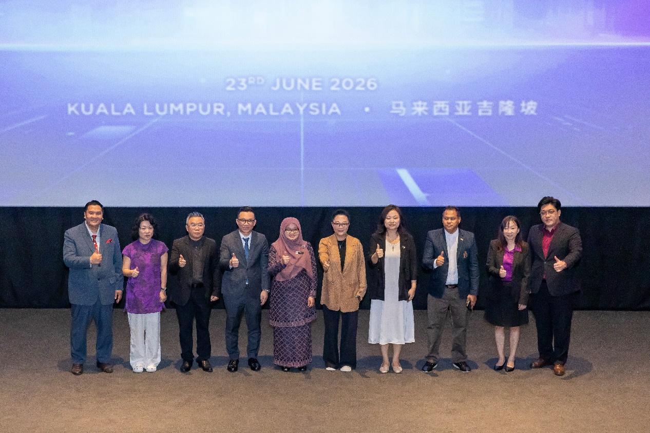 Southeast Asia’s First AIGC Creation Ecosystem Platform - Omirol Launched, Partnering with China’s V Valley Industrial Chain to Build a New China–Malaysia AI Landscape From left: Dato'Dr. Hafiz Kahar, Executive Chairman and Group President of Olympia International Group; Ms. Li Chen, President of Hainan Airport Cross-Border Industry Development Co., Ltd.; Mr. Ian Neo Chee Hua, President of the Southeast Asia Research Center for Humanities(SEARCH); Mr. Cheong Chen Khan, Vice Chairman of FSBM Holdings Berhad; Puan Norsham binti Abdul Latip, Deputy Secretary-General (Technology Development), Ministry of Science, Technology and Innovation (MOSTI), Malaysia; Ms. Zhou Jing, Vice Chairman of the Chian Malanshan Global Expansion Alliance and Chairman of Fuhui Media Group; Ms. Joyin He Jiaying, Founder and CEO of Omirol AI & Mochi Media; Professor Dato' Dr. Hashim Bin Salleh, President of the Kuala Lumpur International Chamber of Commerce; Professor Dr. Loke Chui Fong, Vice Chancellor of Tunku Abdul Rahman University of Management and Technology (TAR UMT); and Mr. Jason Zhang Yaozhi, Chairman of the ASEAN Headquarters of the World Internet of Things Convention, pose for a group photo during the official launch ceremony of the 2026 Malaysia AI Innovation & Development Exchange Forum.
