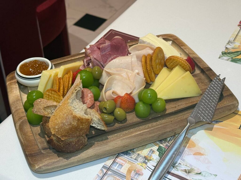 PAUL's First Maison PAUL Flagship Café Opens At Paragon With New French Bistro Dishes And Exclusive Pastries - Alvinology