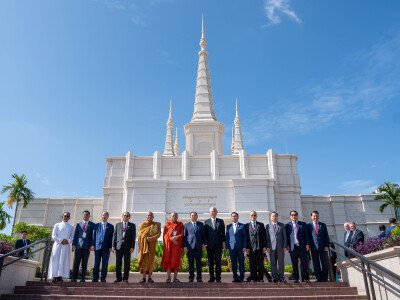 Cambodia Government and Church Leaders Celebrate Opening of Phnom Penh Temple - Alvinology