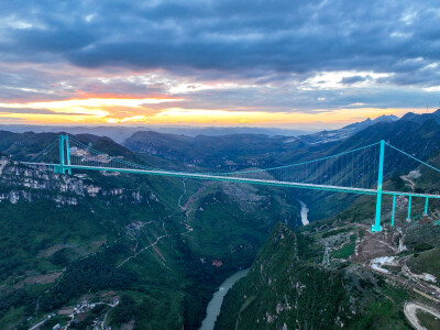 First summer vacation season after the opening of the world's highest bridge - Alvinology