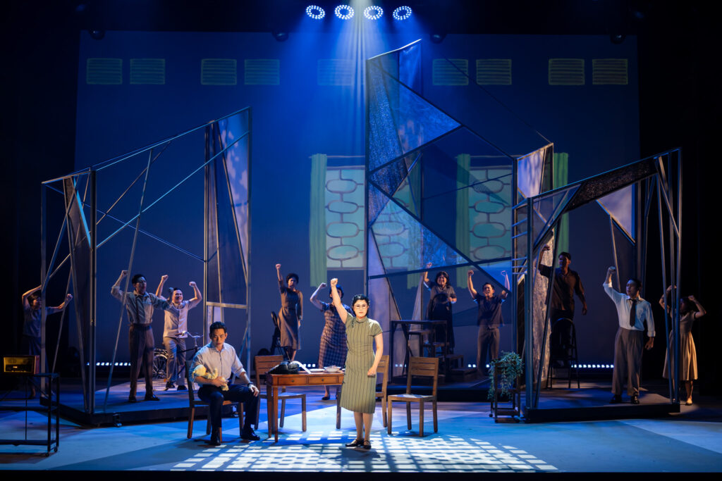 [Review] Moonlit City English Version: A Timeless Love Story of Mr and Mrs Lee Kuan Yew Reimagined for a Wider Audience - Alvinology