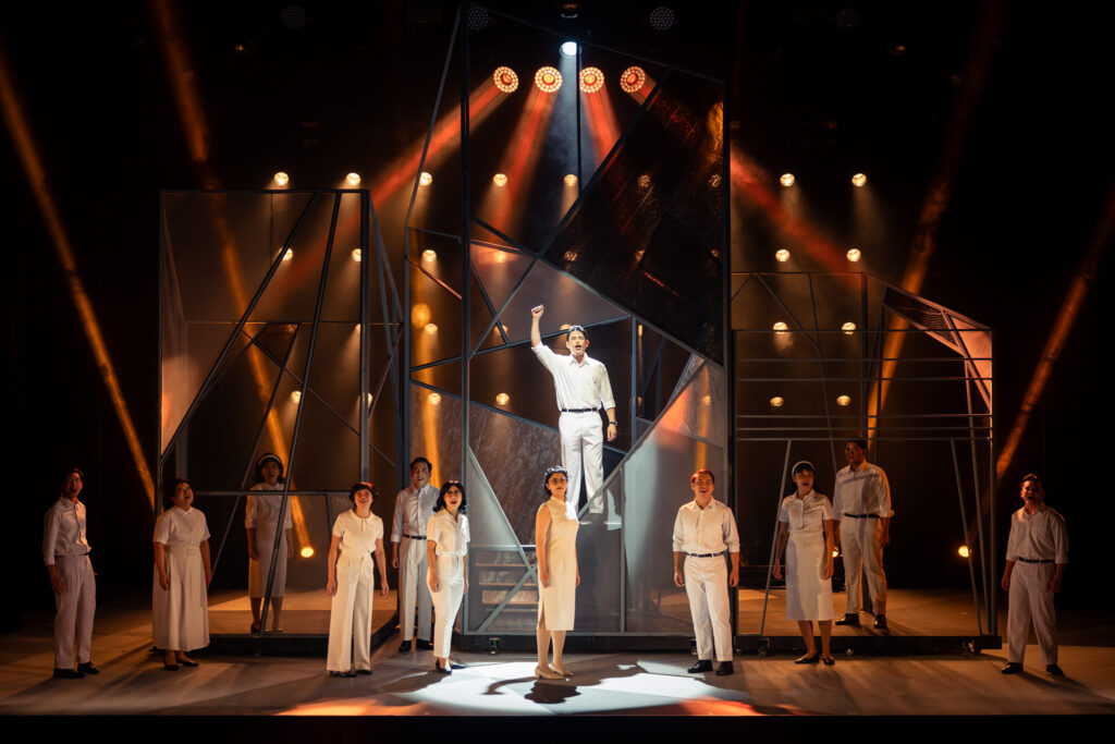 [Review] Moonlit City English Version: A Timeless Love Story of Mr and Mrs Lee Kuan Yew Reimagined for a Wider Audience - Alvinology